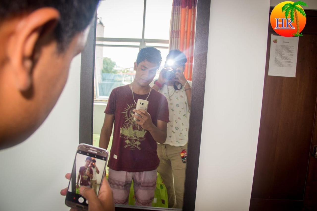 Hospedaje Renzo Tarapoto Buitenkant foto