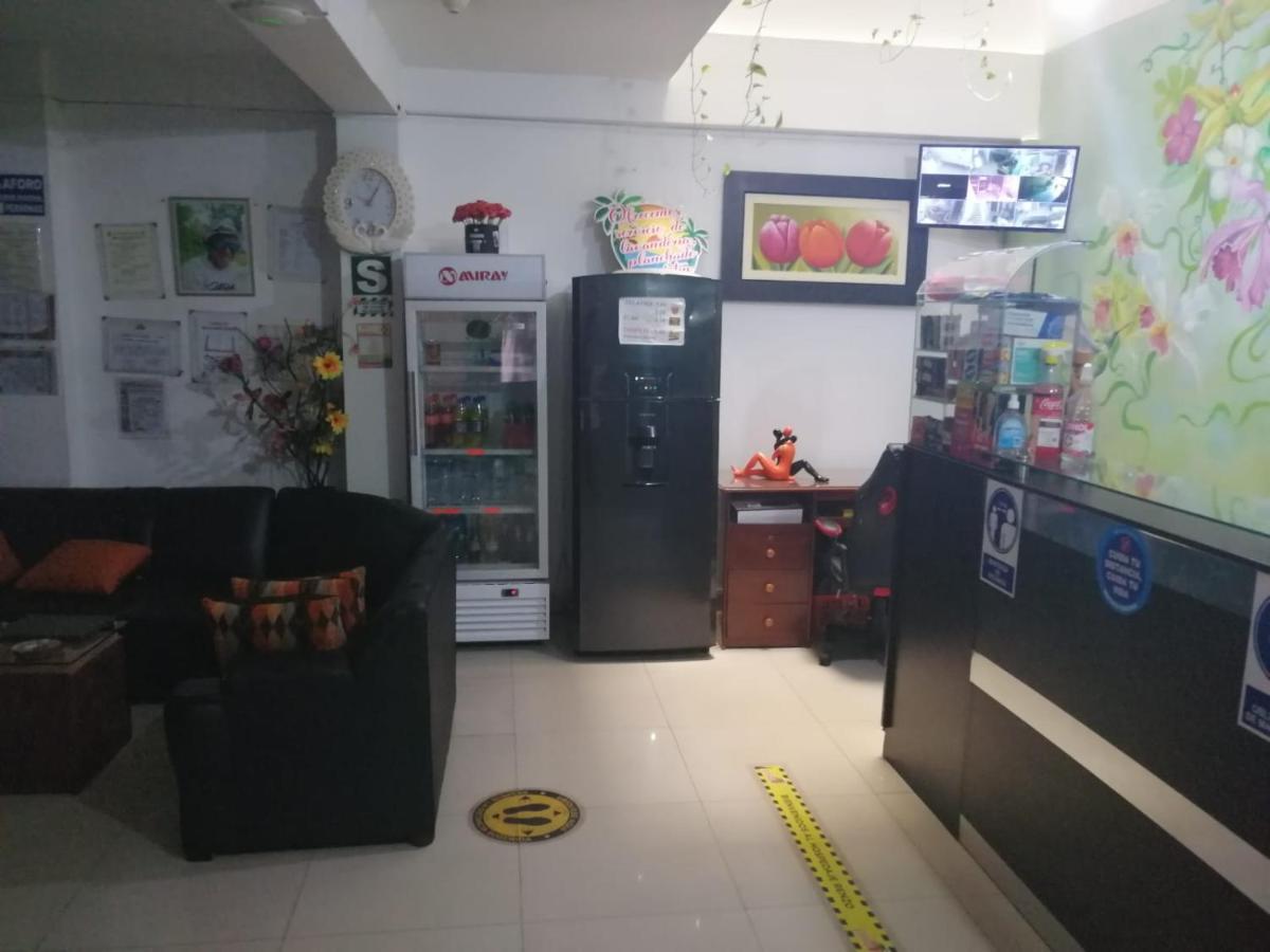 Hospedaje Renzo Tarapoto Buitenkant foto