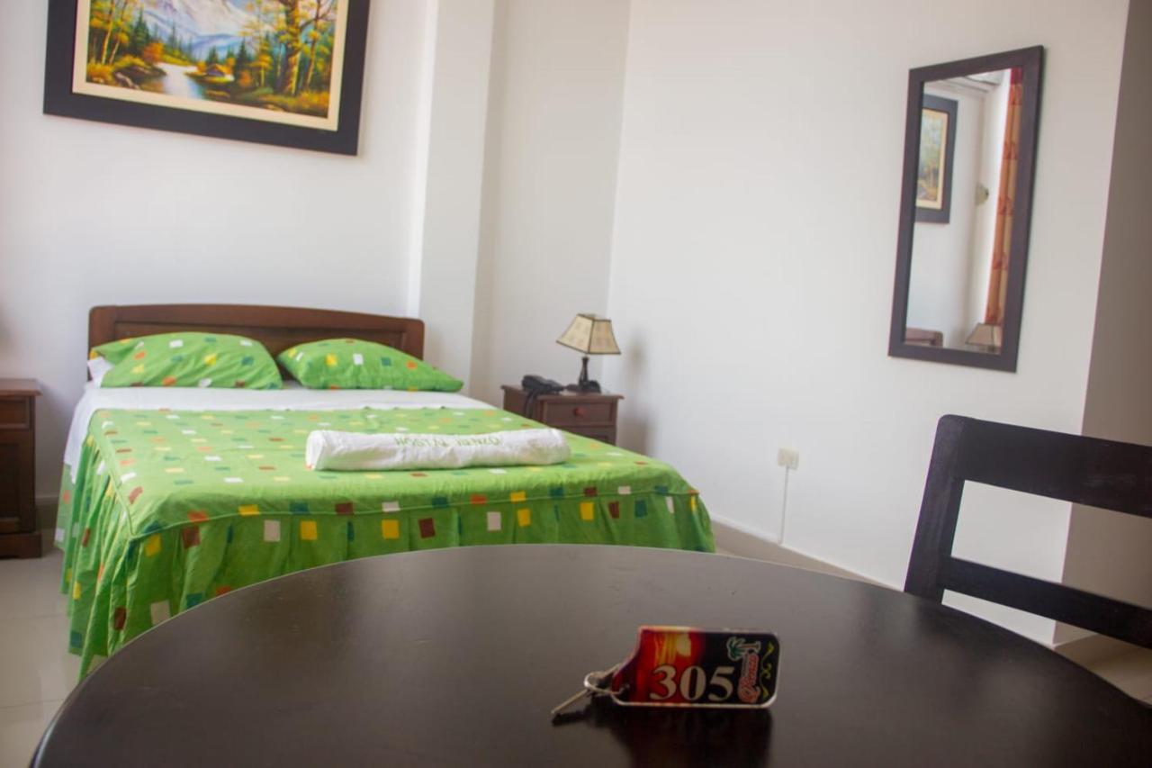 Hospedaje Renzo Tarapoto Buitenkant foto