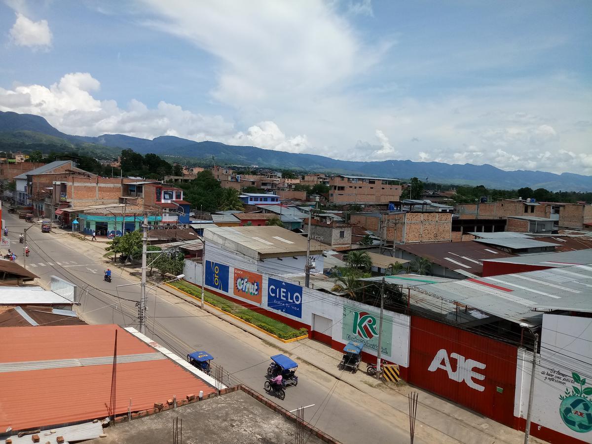 Hospedaje Renzo Tarapoto Buitenkant foto